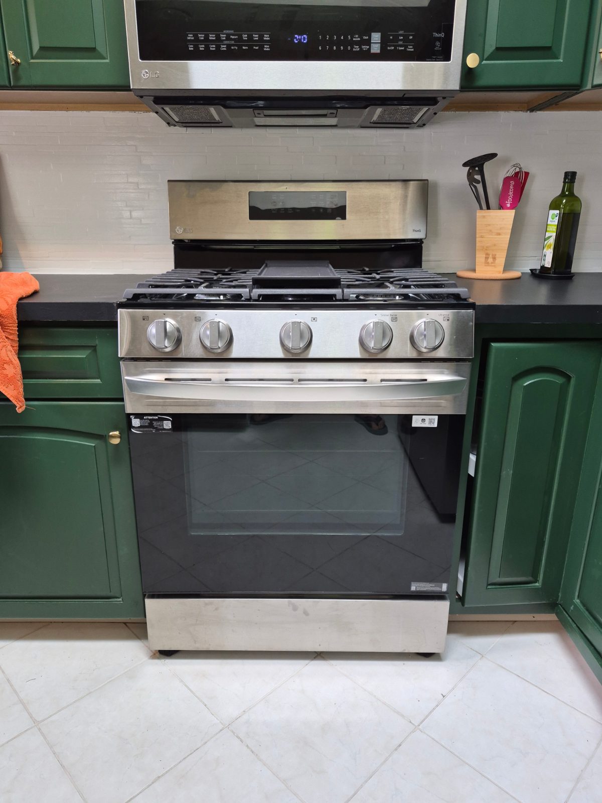 LG ThinQ Gas Range - Like New - Westland, MI, photo 2 of 5