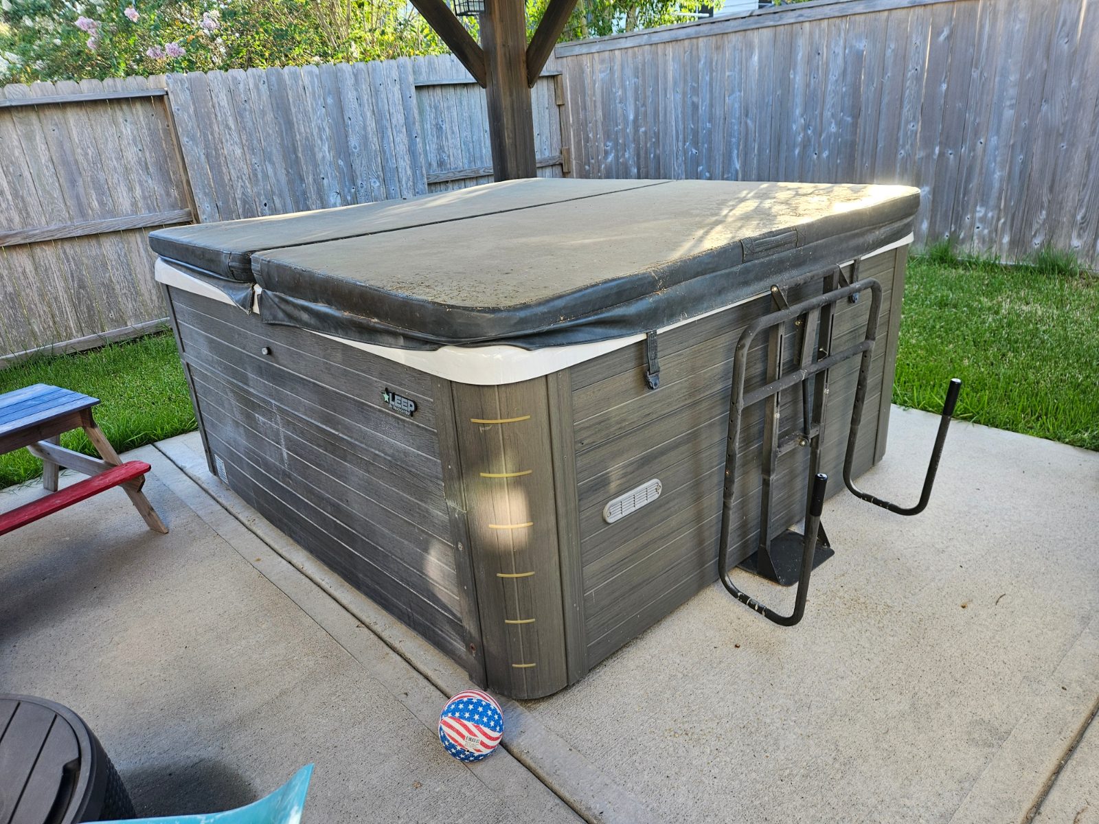 Beachcomber Hot Tub, 6+ Person 161 Jets - Good - 2017 - Pearland, TX, photo 2 of 8