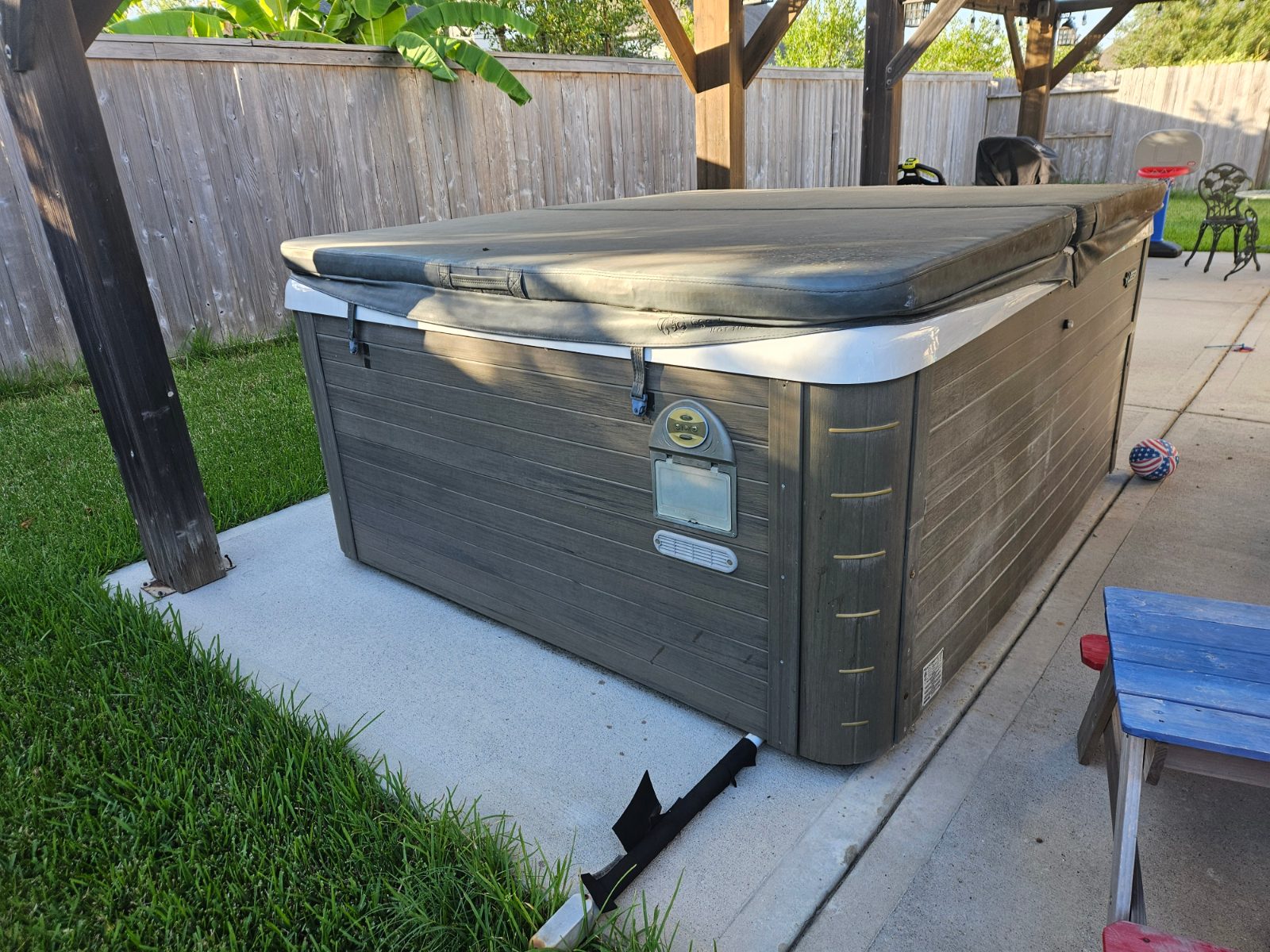 Beachcomber Hot Tub, 6+ Person 161 Jets - Good - 2017 - Pearland, TX, photo 3 of 8