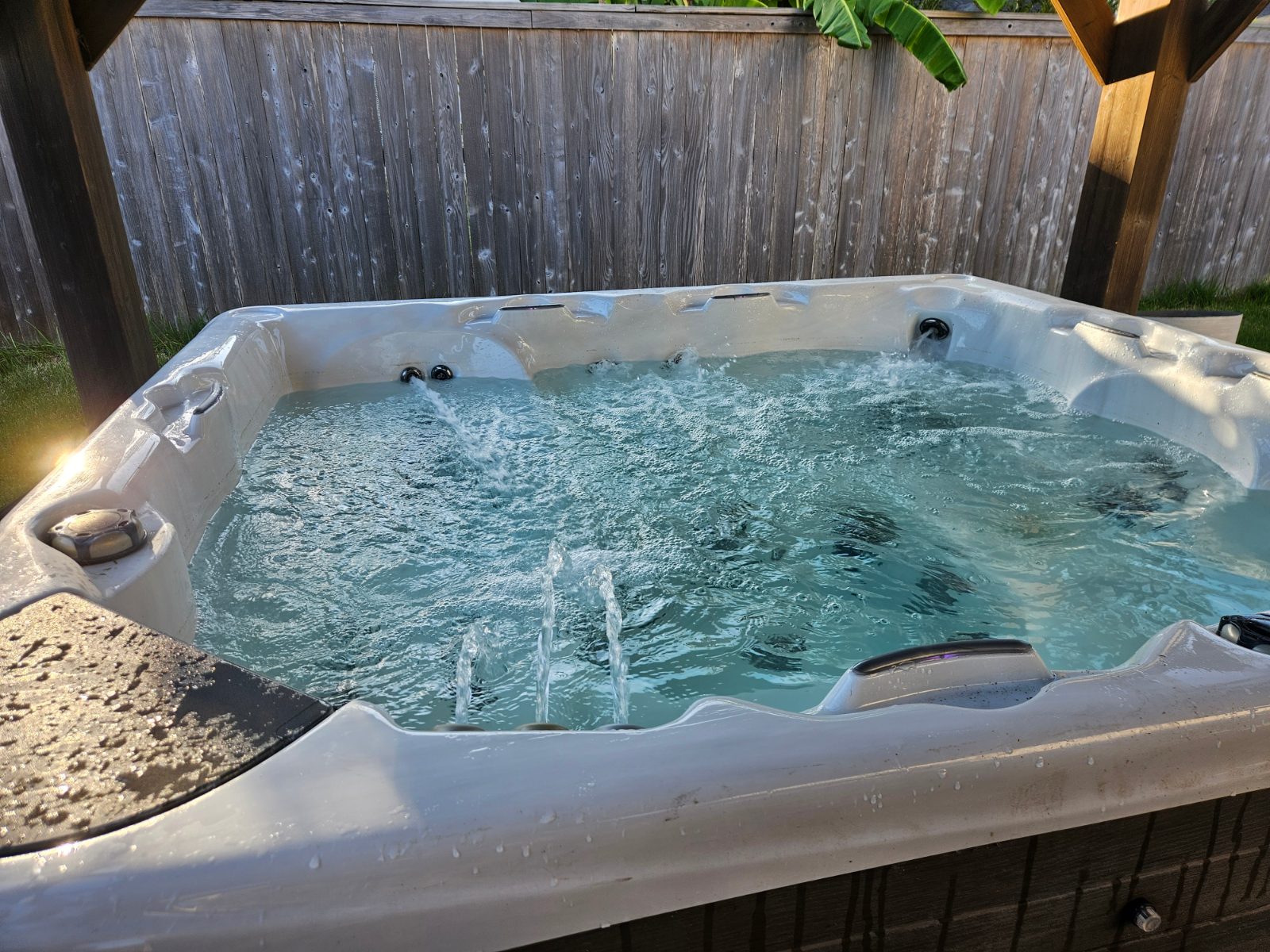 Beachcomber Hot Tub, 6+ Person 161 Jets - Good - 2017 - Pearland, TX, photo 4 of 8