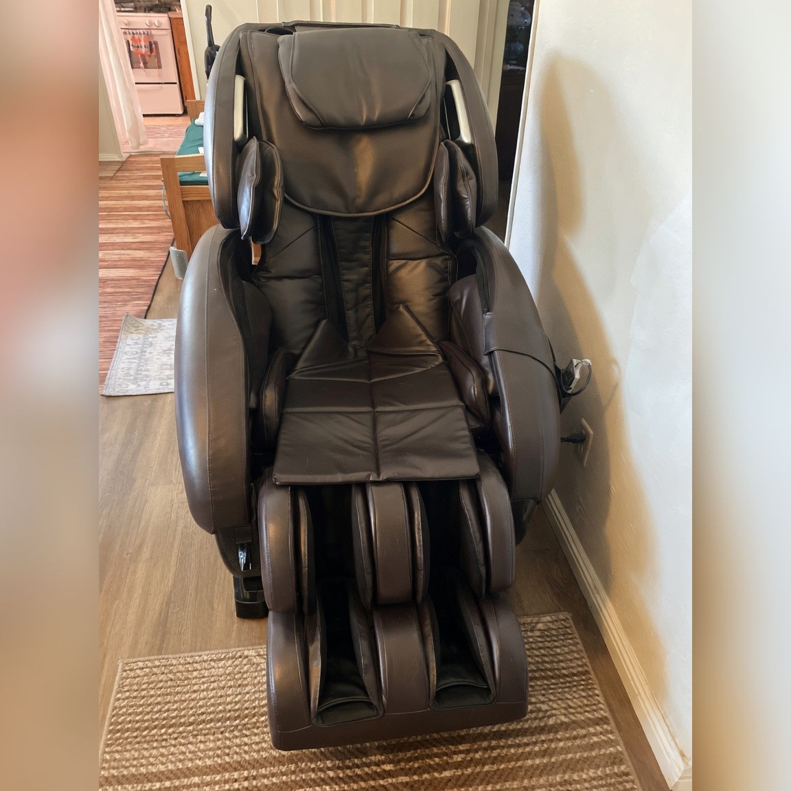 Daiwa Massage Chair DWA-9060 - Like New - Covina, CA