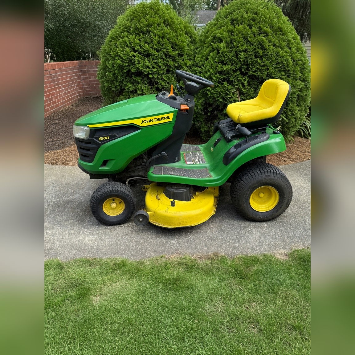 Riding Lawn Mower - Good - Napavine, WA