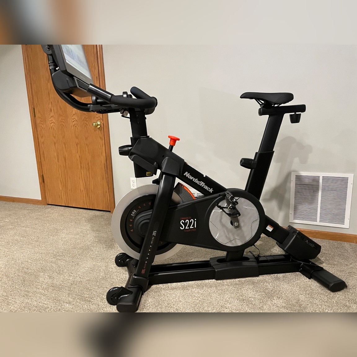NordicTrack S22i Studio Cycle - Like New - Omaha, NE