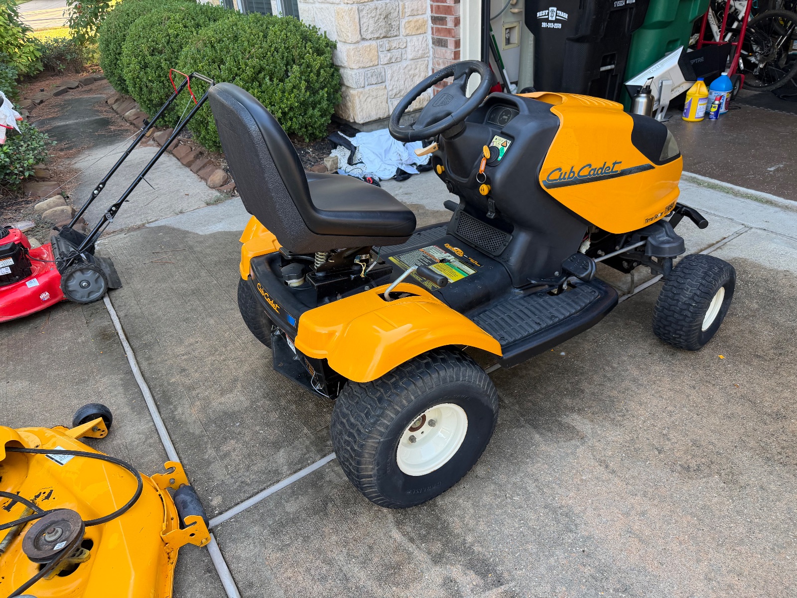 Cub Cadet I1050 Zero Turn - Good - Park Row, TX, photo 3 of 5
