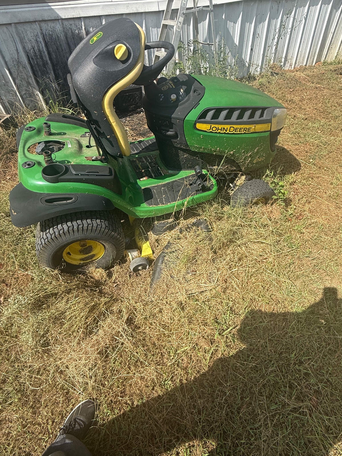 John Deere E160 Riding Lawn Mower, Gas, 54 Hours - Like New - Clanton, AL, photo 2 of 3