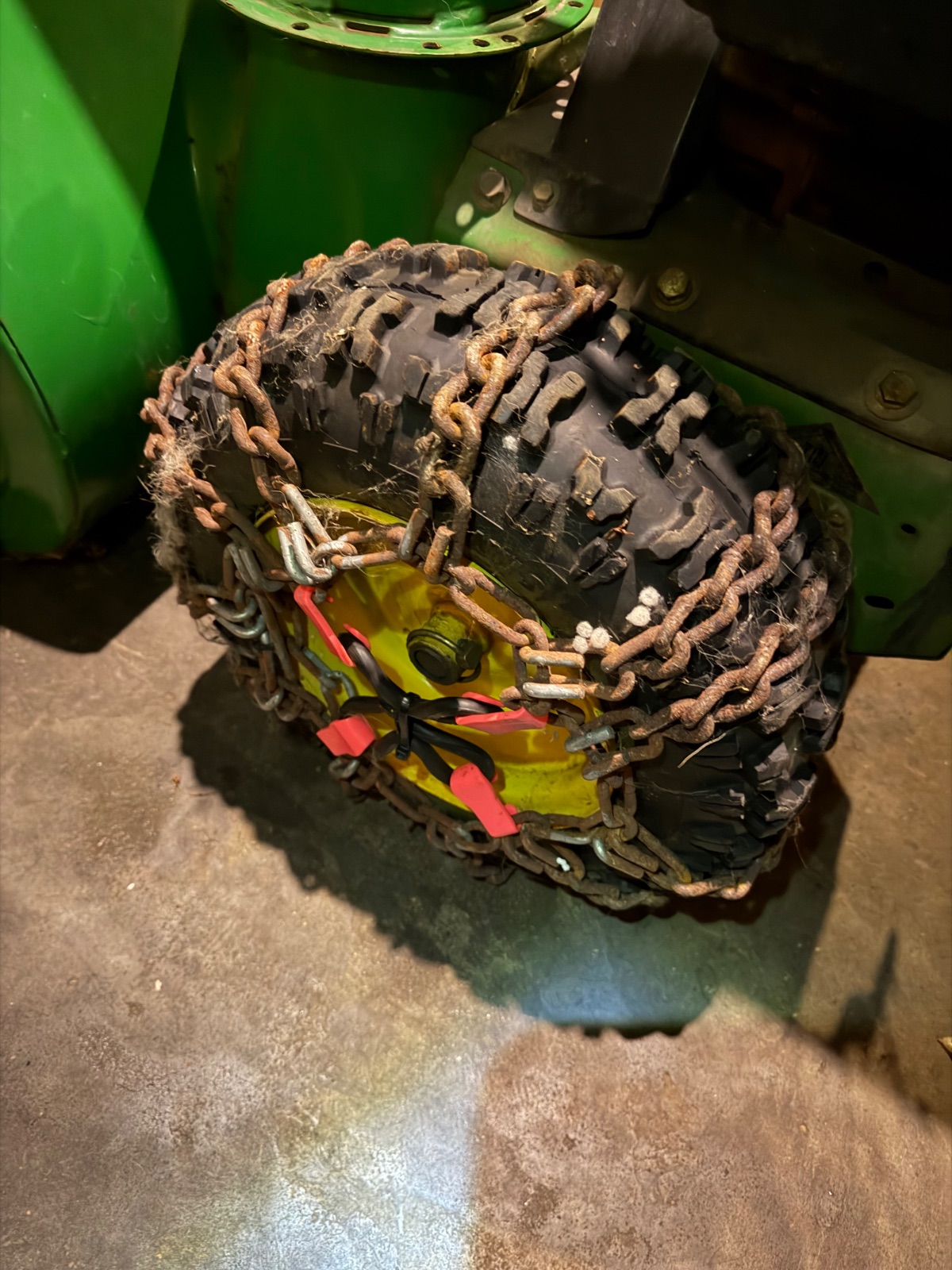 John Deere 924DE 24-inch Two-stage Snowblower - Good - Newton, IA, photo 3 of 4