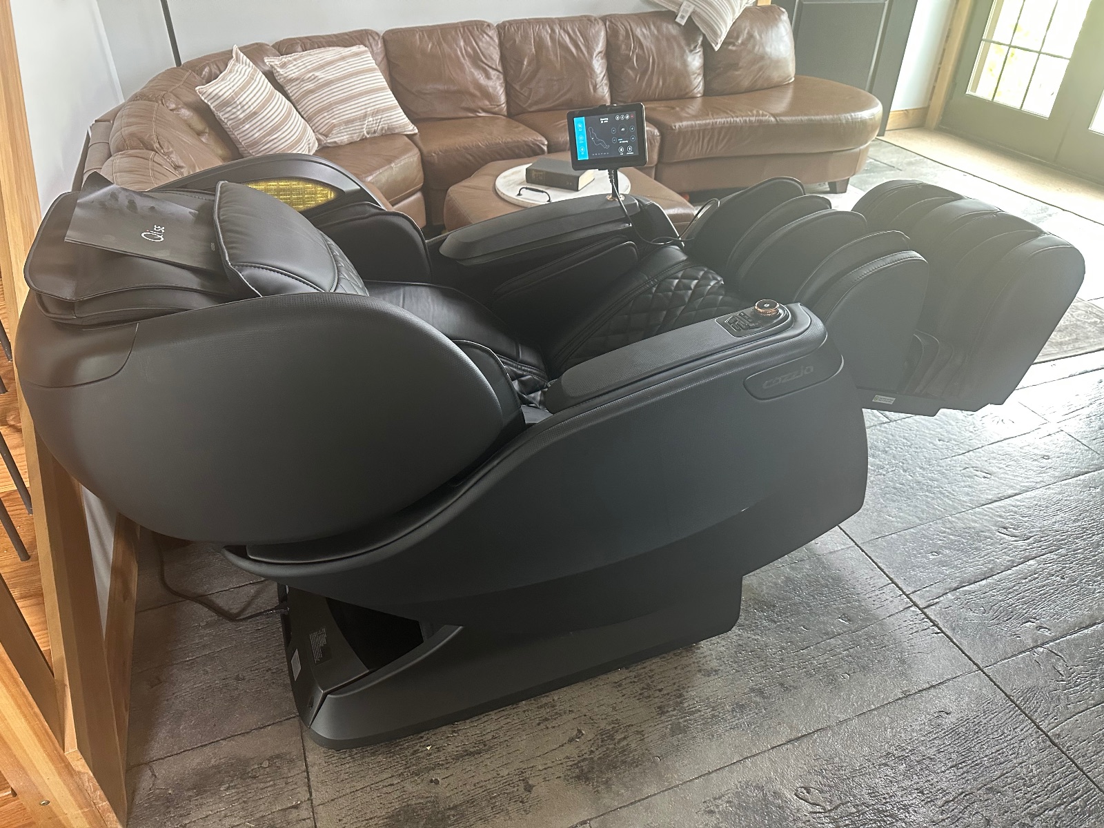 Cozzia Massage Chair - Good - Garrett, IN, photo 3 of 4
