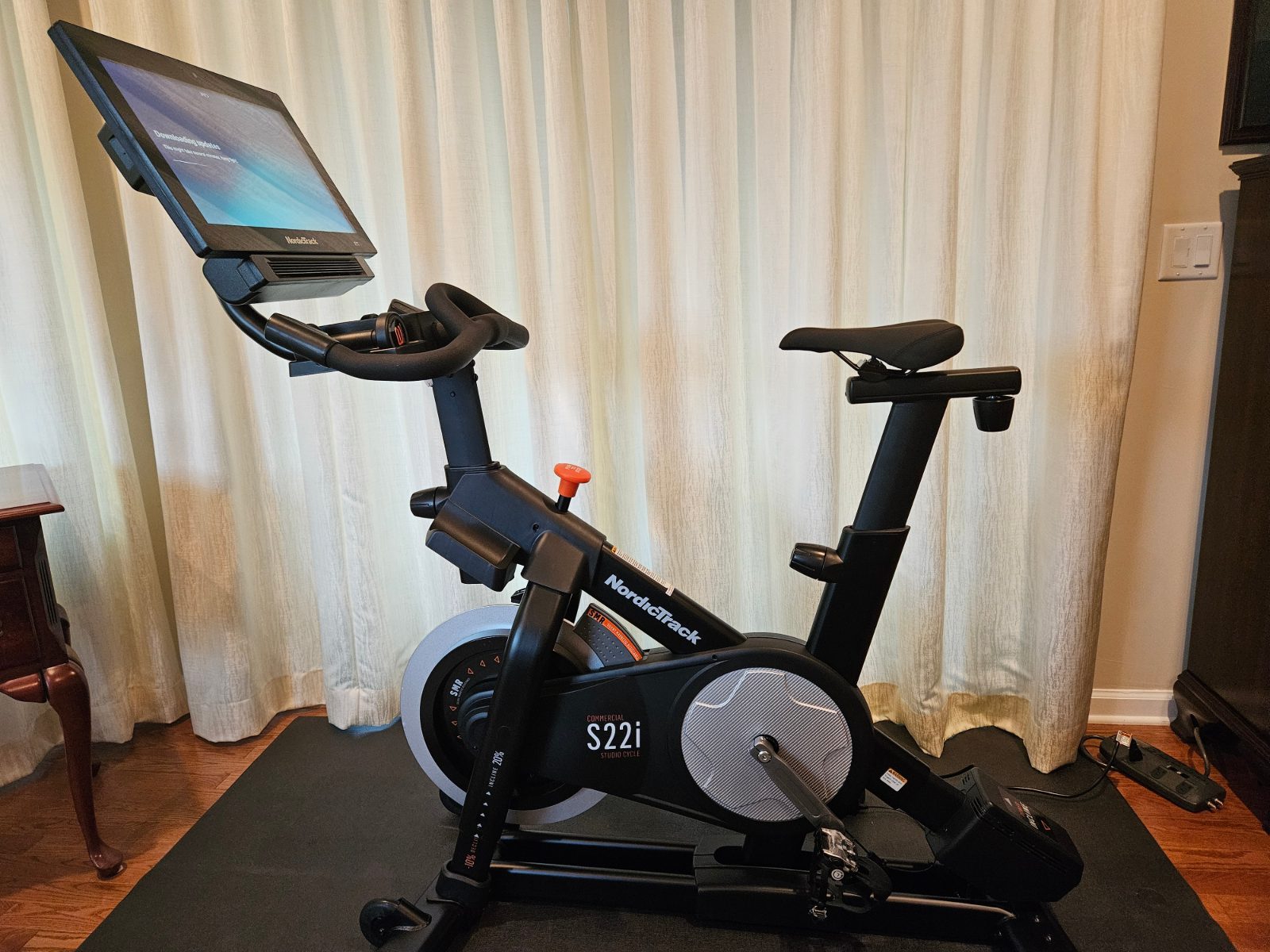 NordicTrack Commercial S22i Studio Cycle - Like New - Jacksonville, FL, photo 2 of 9