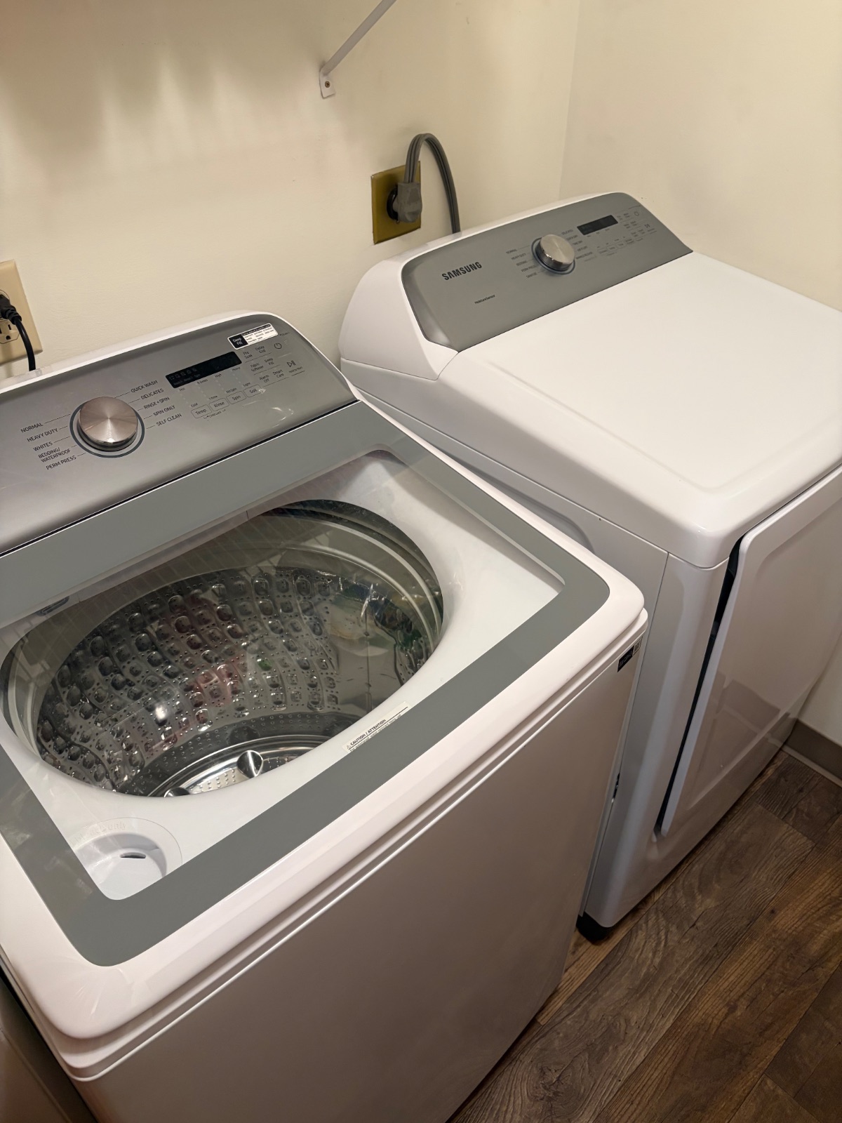 Samsung WA50R5200AW Washer & DVE50R5200W Dryer - Good – Columbus, OH, photo 2 of 7